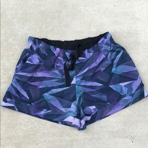 Lululemon size 10 Breakaway shorts